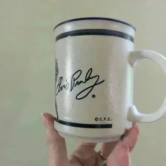 Elvis  mug - Picture 3 of 7